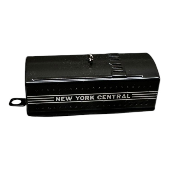 Hallmark QXI7292 Lionel 2021 221W New York Central Tender Keepsake Ornament 2021 - Picture 1 of 7
